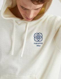 Sweat capuche broderie poitrine
