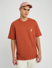 T-shirt broderie poitrine