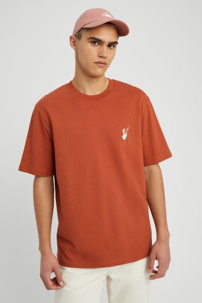 T-shirt broderie poitrine