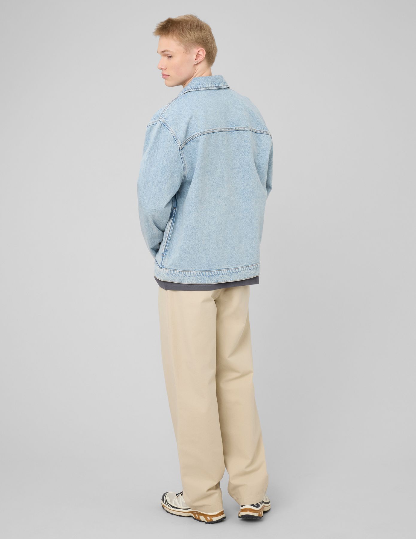 Veste boutonn&eacute;e en jean