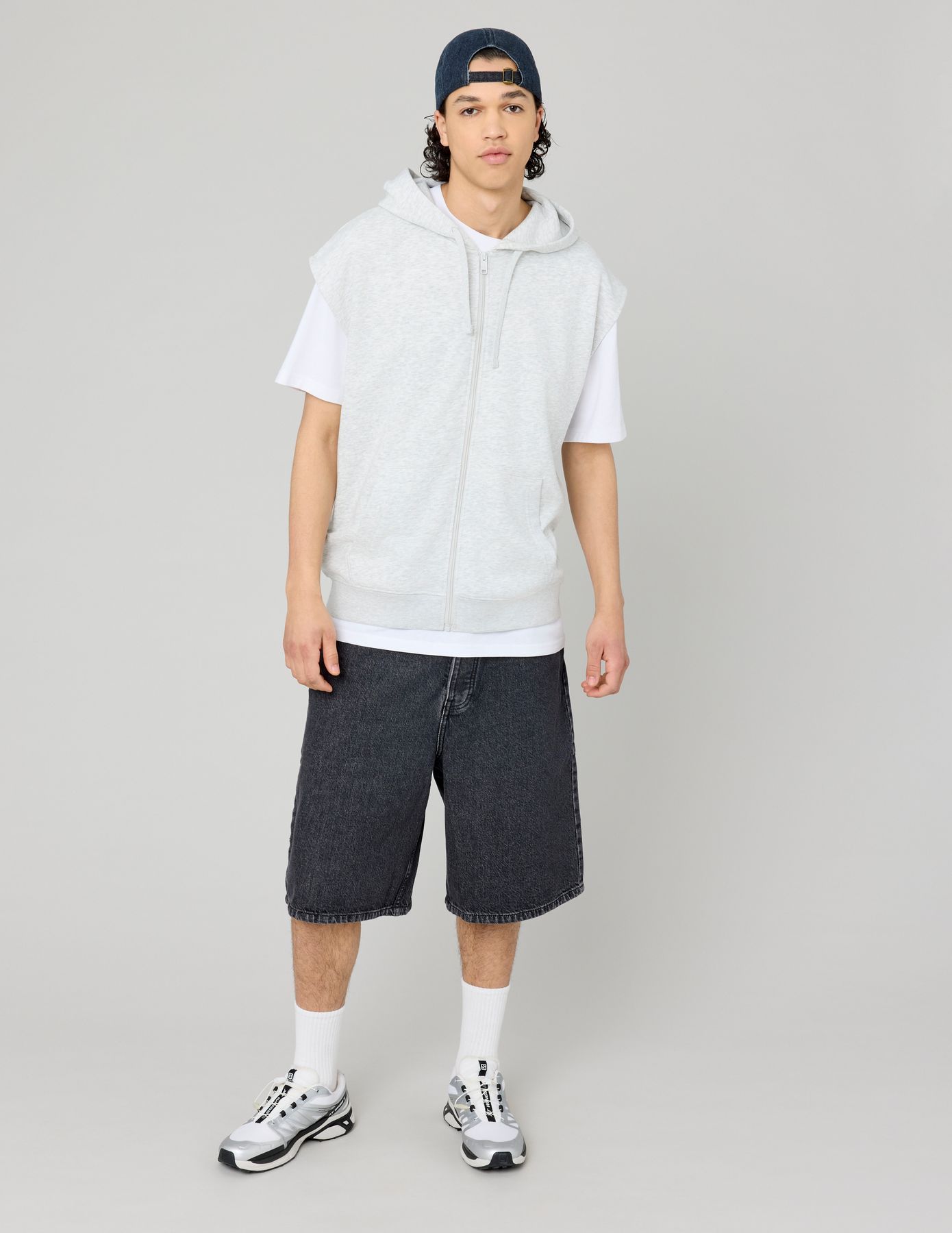 Sweat zippé sans manches