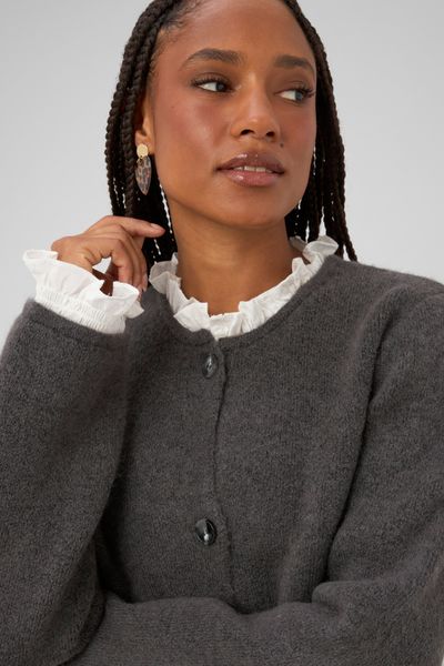 Gilet boutonn&eacute; &agrave; volants