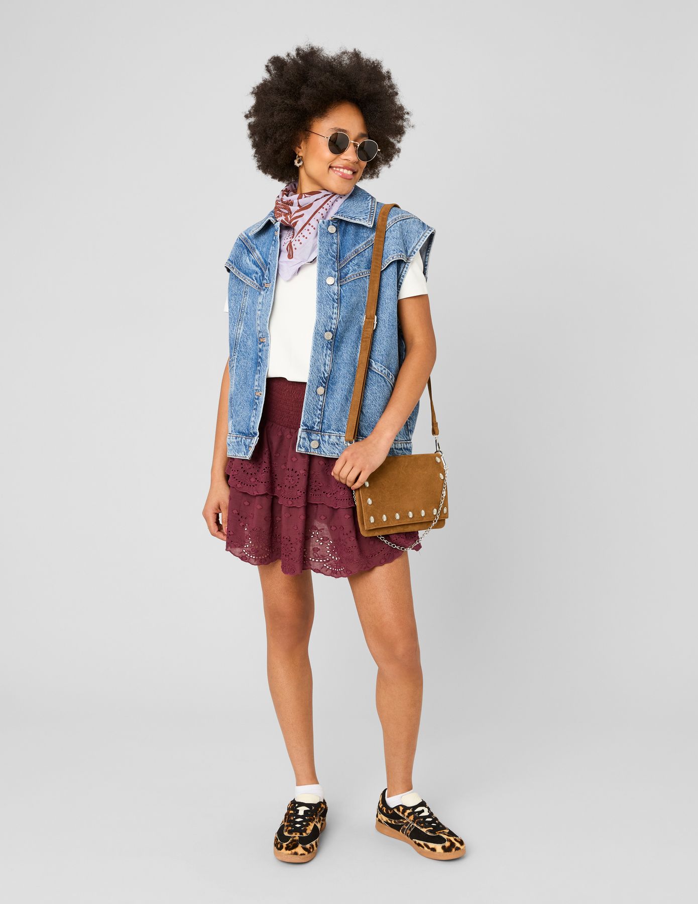 Jupe brod&eacute;e &agrave; volants