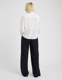 Chemise mati&egrave;re textur&eacute;e