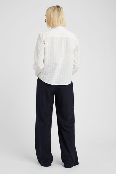 Chemise mati&egrave;re textur&eacute;e