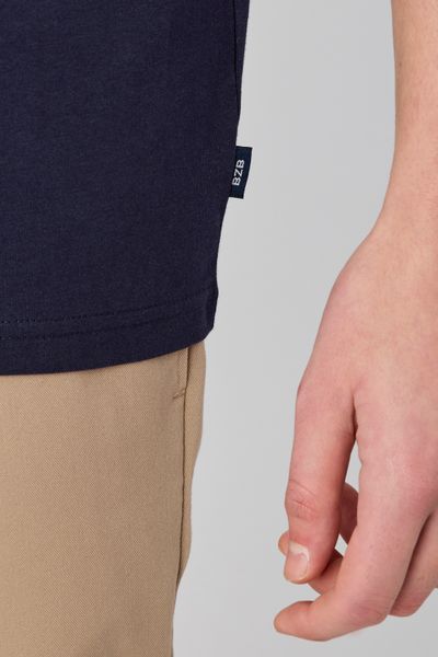 T-shirt broderie poitrine