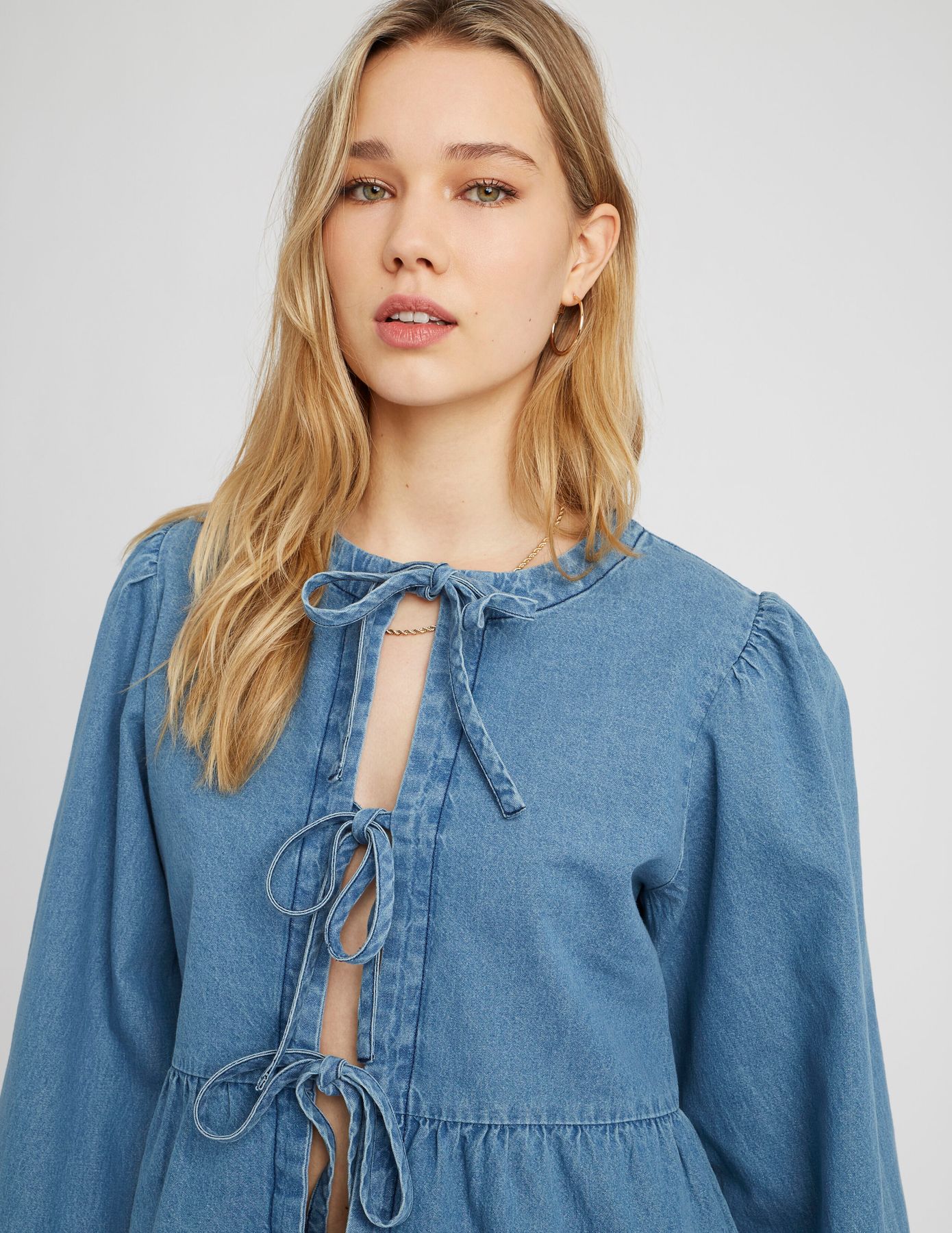 Chemise en denim à nœuds