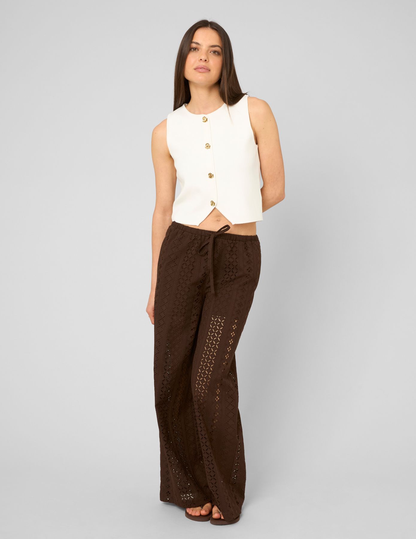 Top sans manches boutonn&eacute;