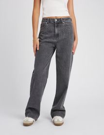 Jean straight &agrave; strass