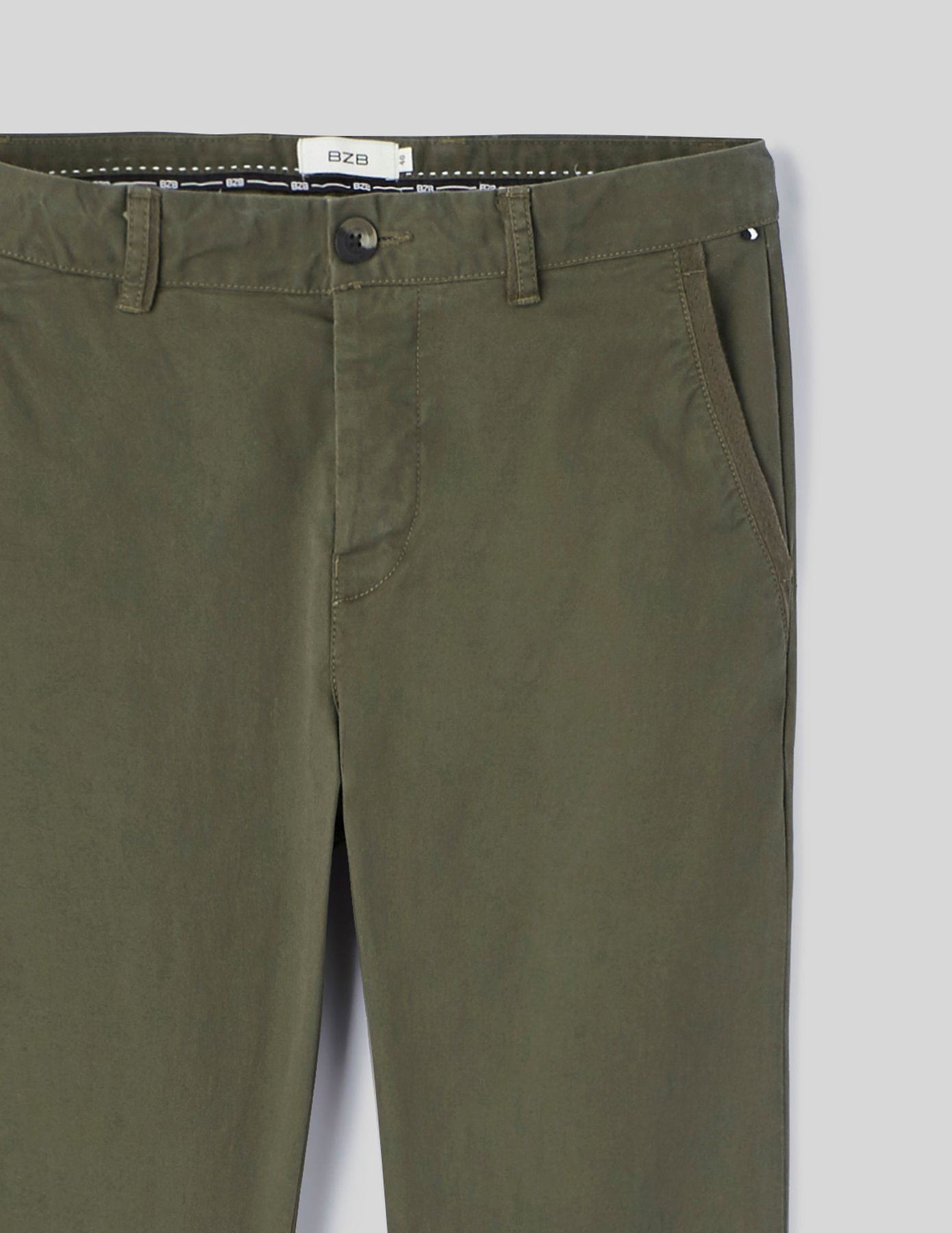 Pantalon chino ajusté