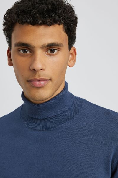 Pull col roul&eacute;