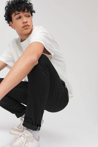 Pantalon chino ajusté