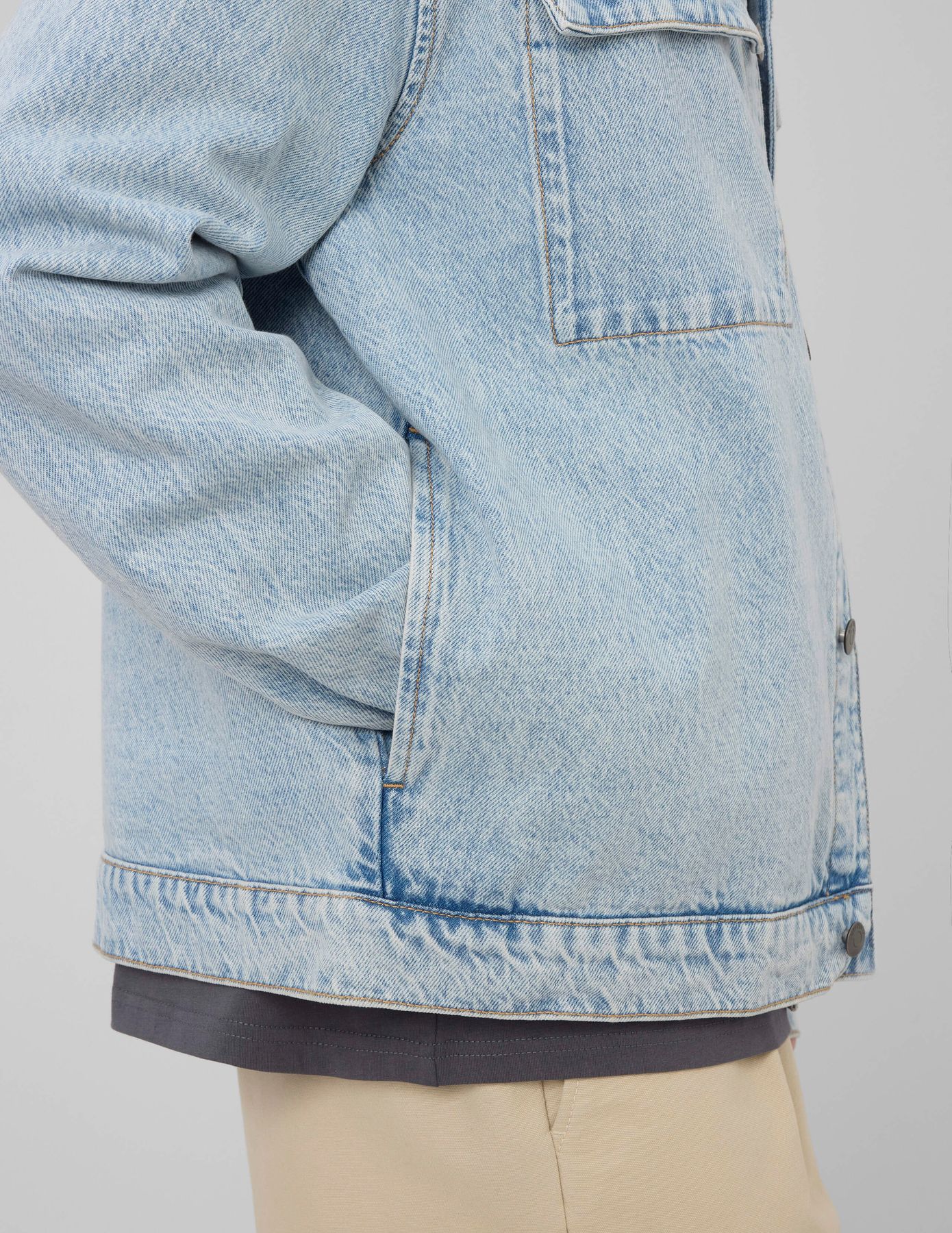 Veste boutonn&eacute;e en jean