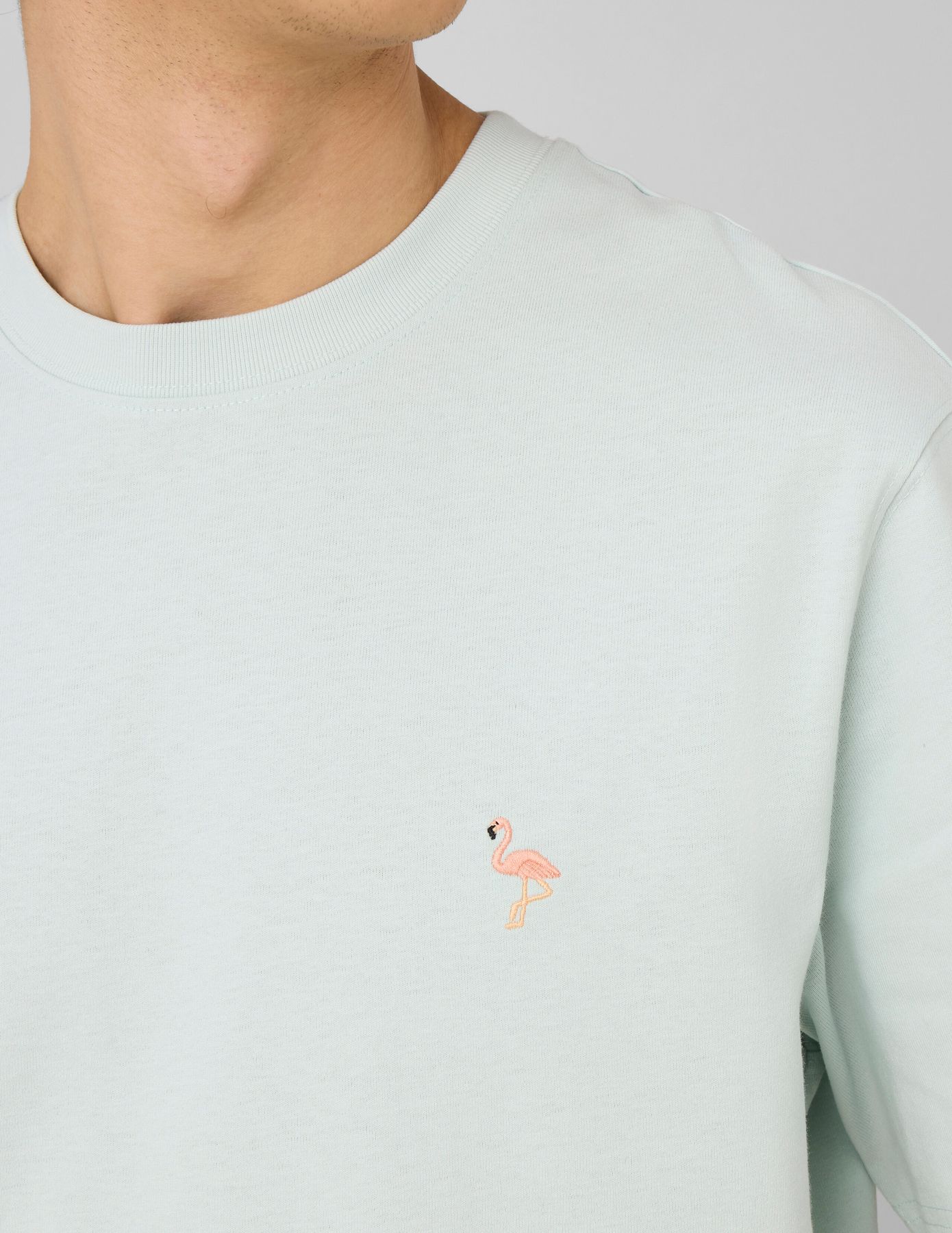 T-shirt broderie poitrine