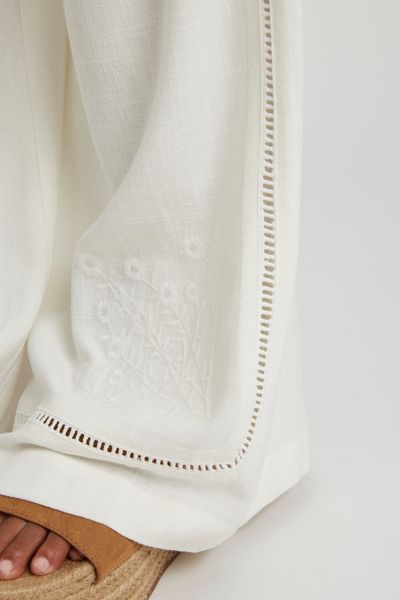 Pantalon fluide détail broderie