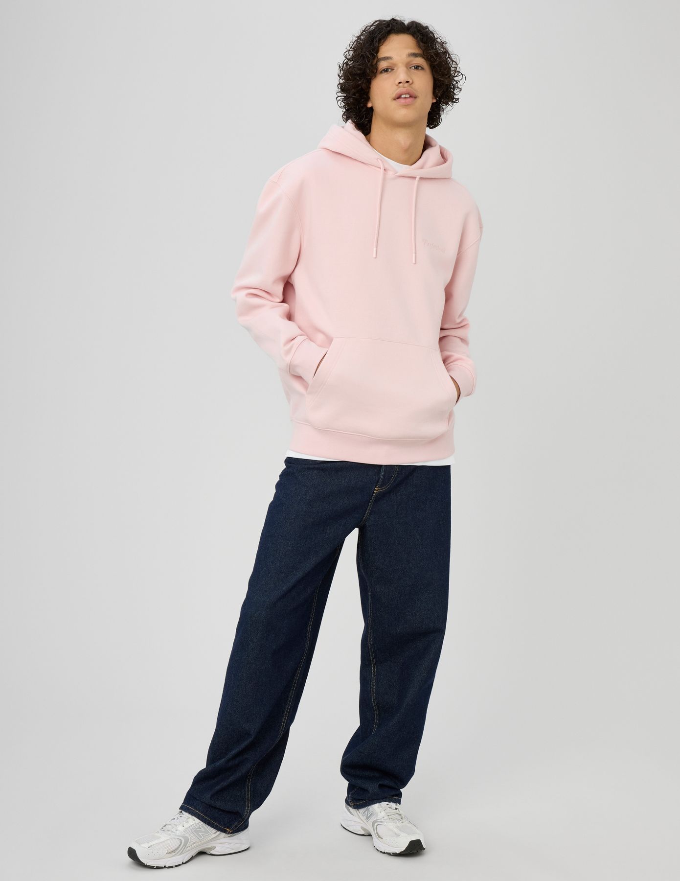 Sweat broderie poitrine