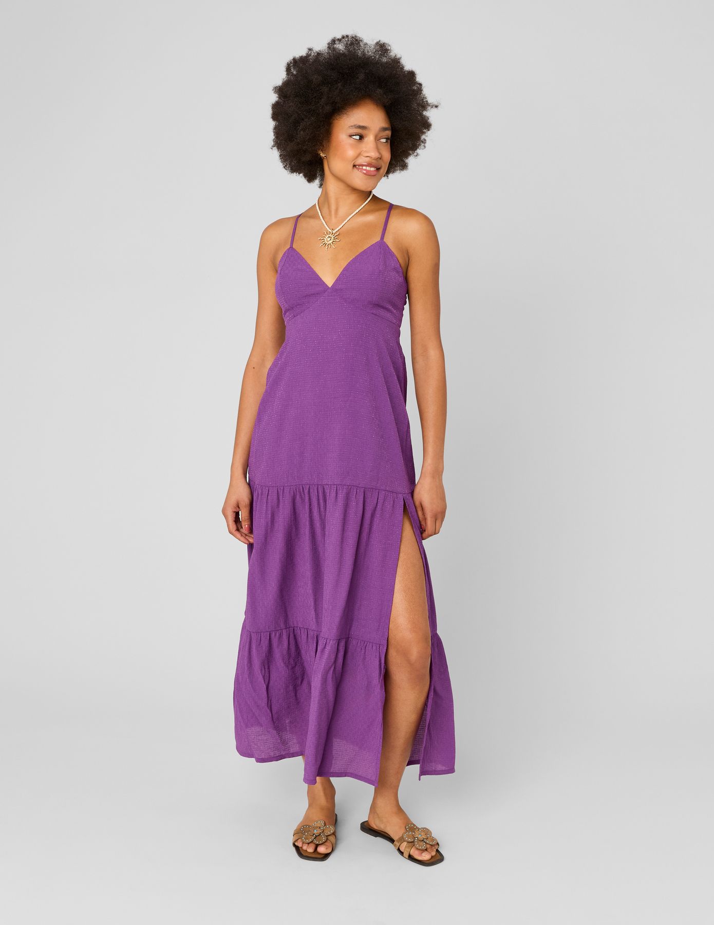 Robe longue &agrave; d&eacute;coupes dans le dos