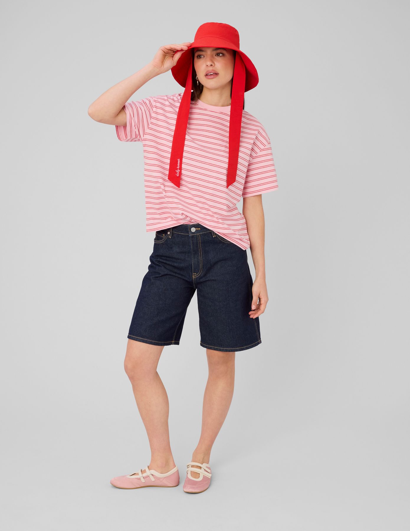 T-shirt ray&eacute; et imprim&eacute;