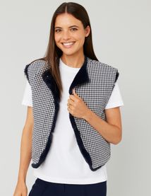 Veste matière duveteuse sans manches