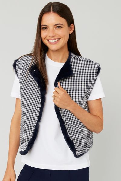 Veste matière duveteuse sans manches