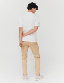 Pantalon chino ajusté