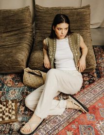 Veste sans manches brod&eacute;e