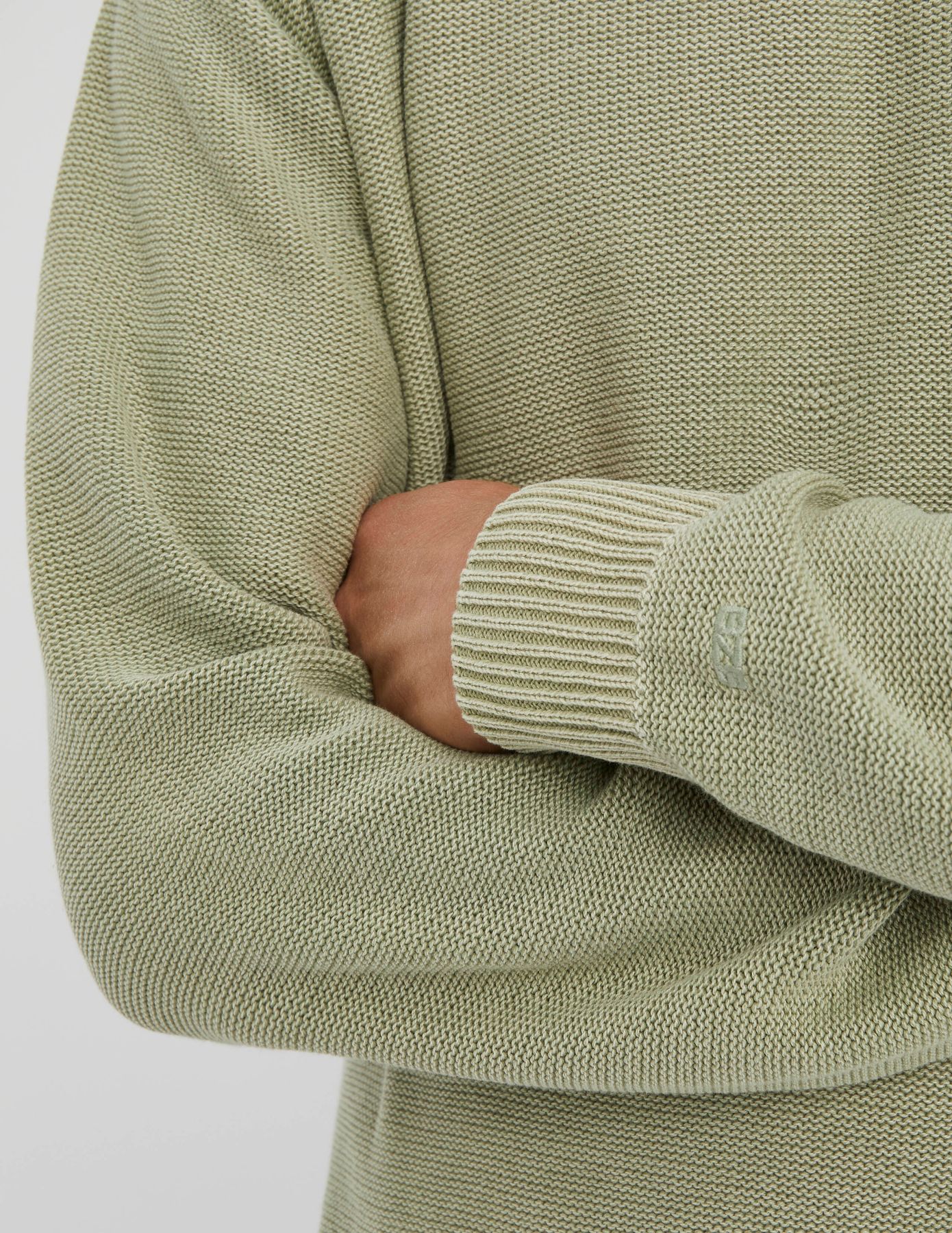 Pull col rond teint en pi&egrave;ce