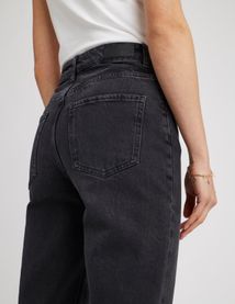 Jean mom fit