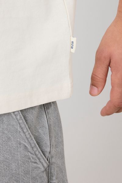 T-shirt broderie poitrine