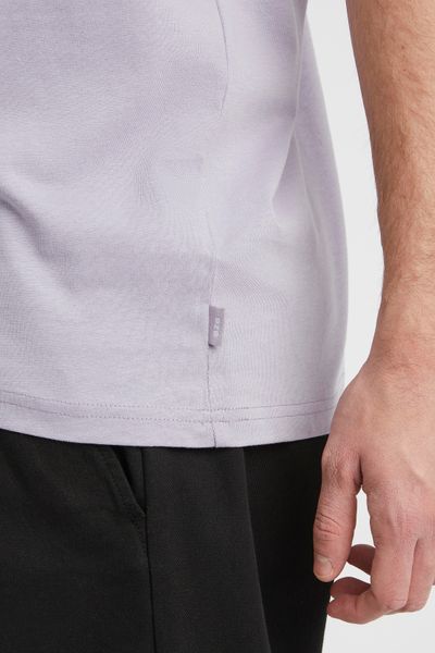 T-shirt broderie poitrine