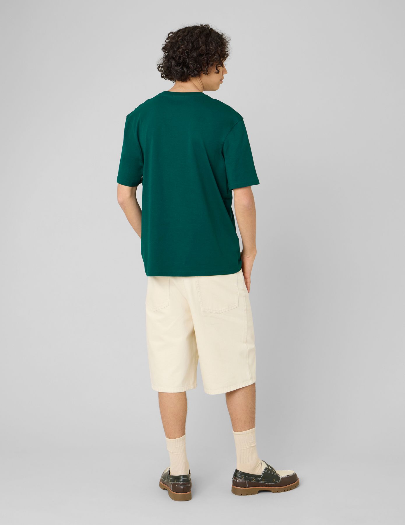 T-shirt broderie poitrine