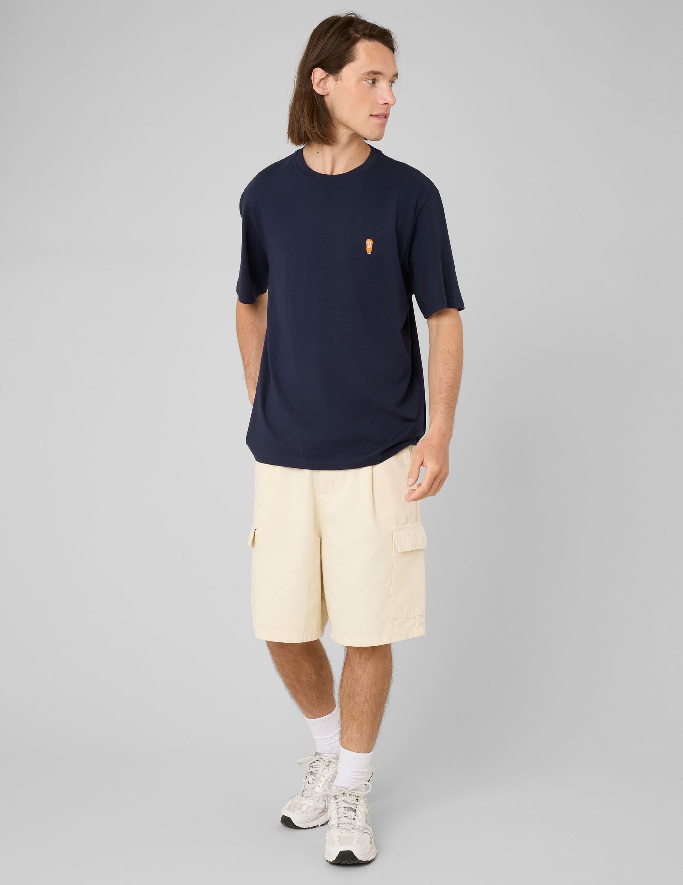 T-shirt broderie poitrine