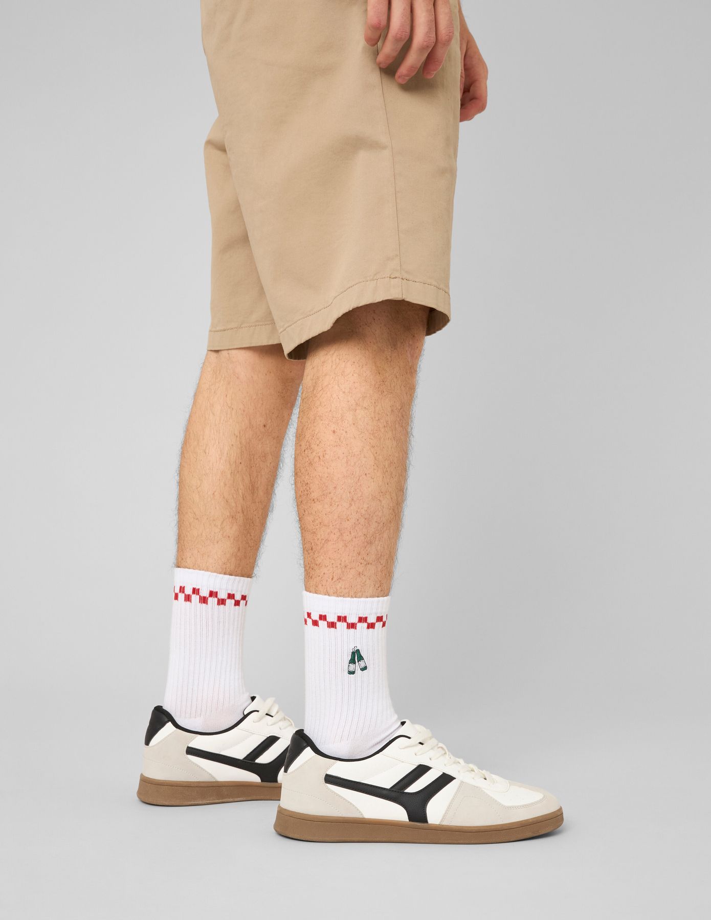 Lot de 2 chaussettes brod&eacute;s