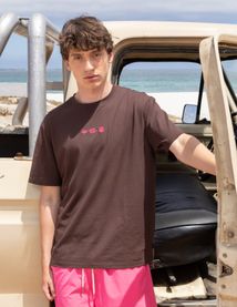 T-shirt broderie poitrine