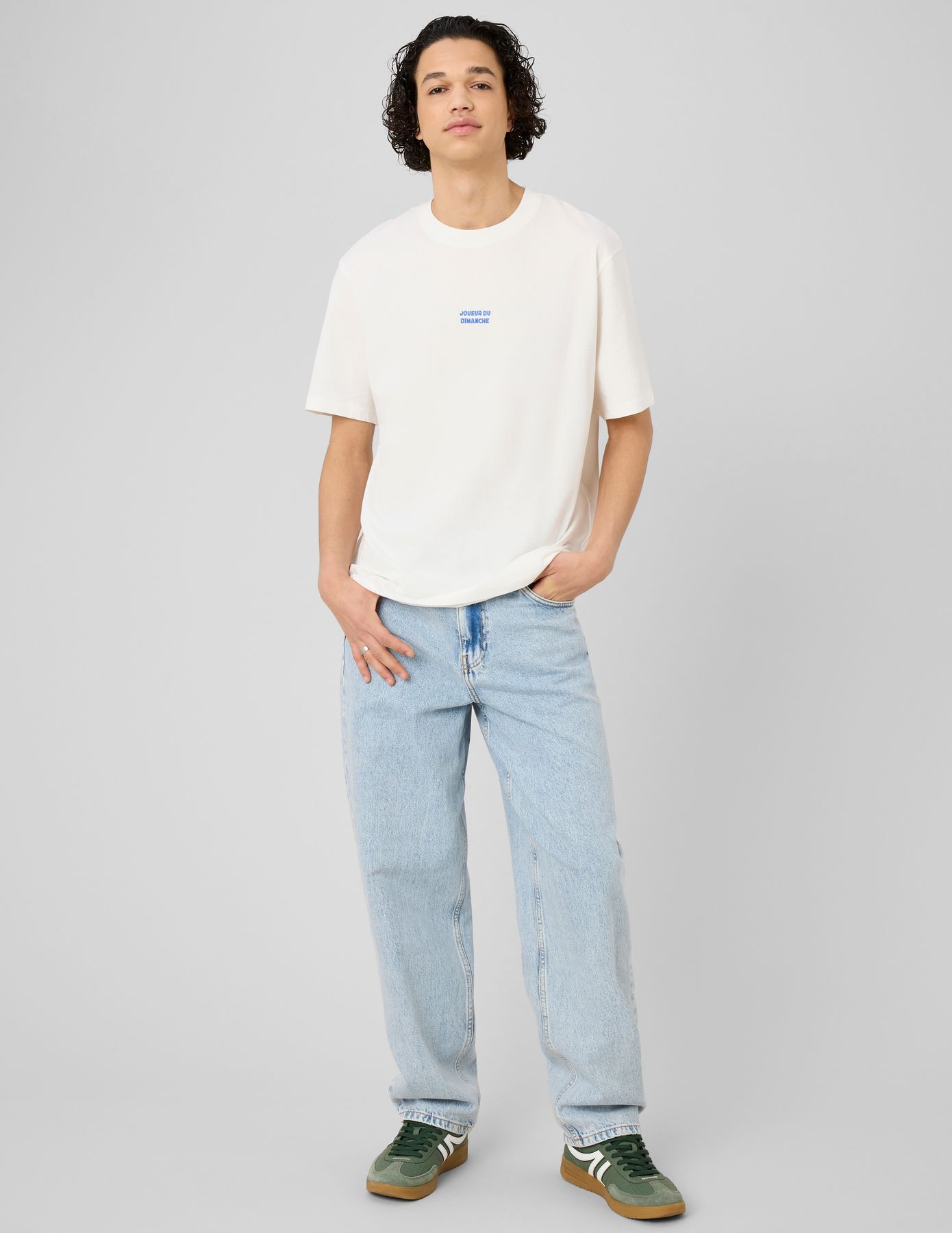 T-shirt broderie poitrine