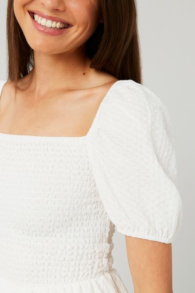 Robe courte à volants