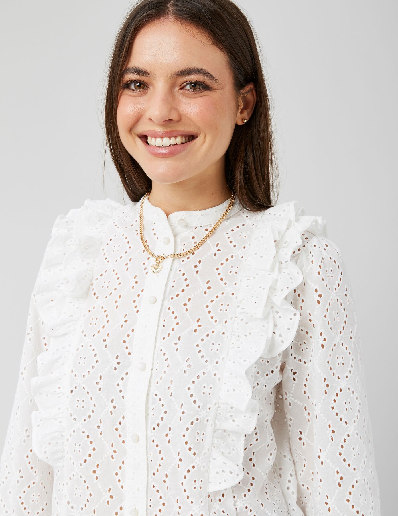 Blouse broderie anglaise &agrave; volants