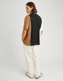 T-shirt broderie poitrine