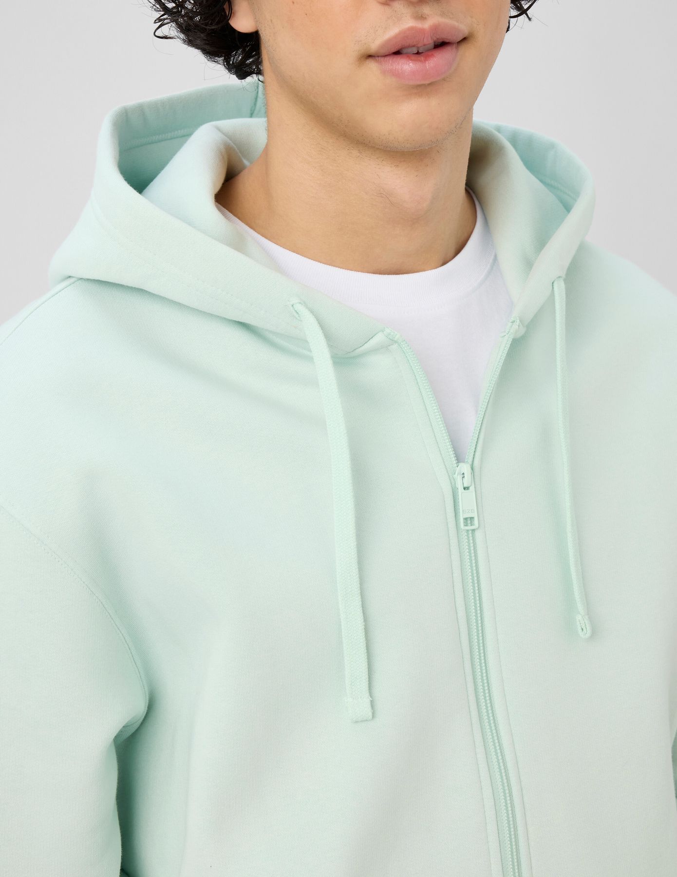 Sweat zipp&eacute; &agrave; capuche