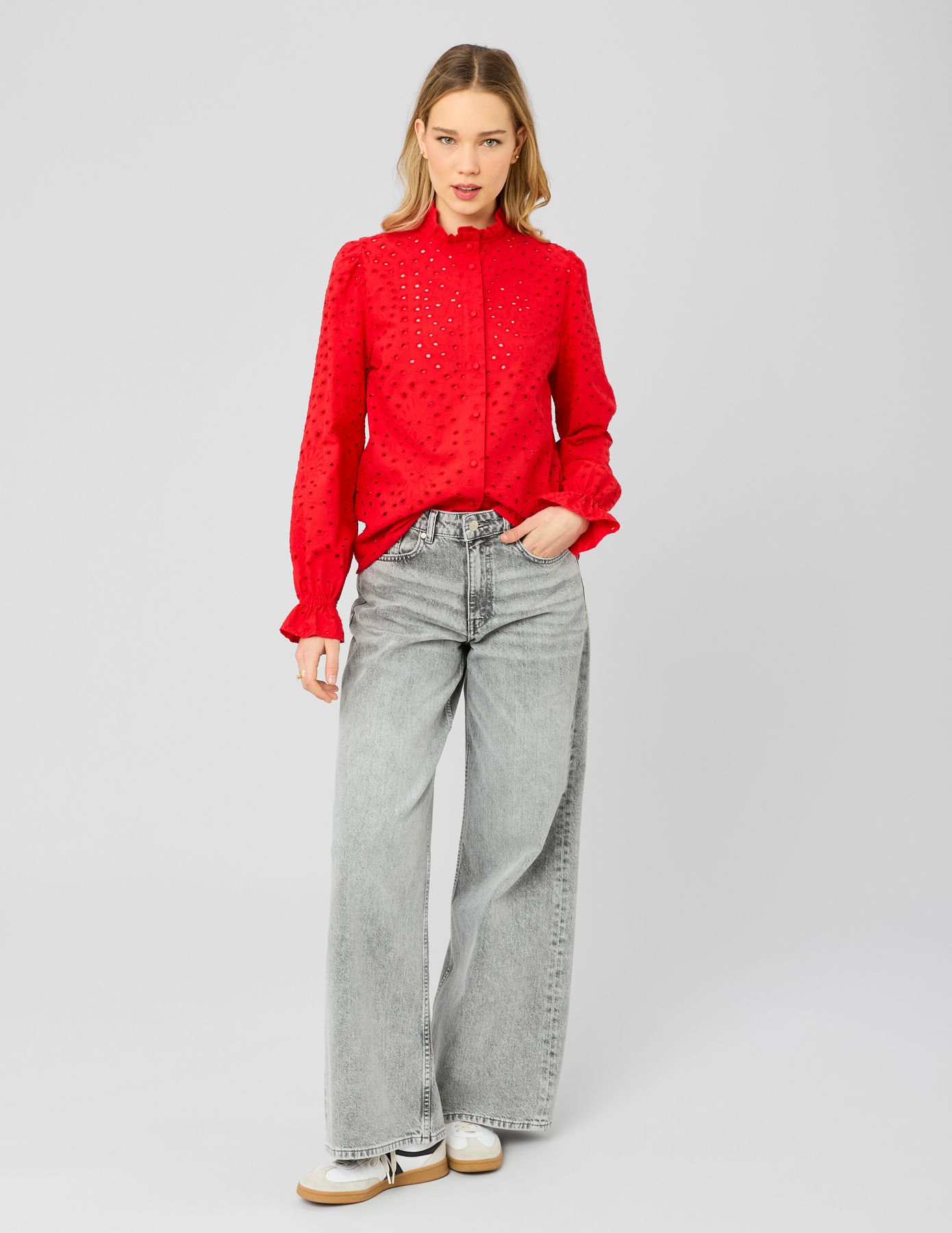 Chemise col montant broderie anglaise