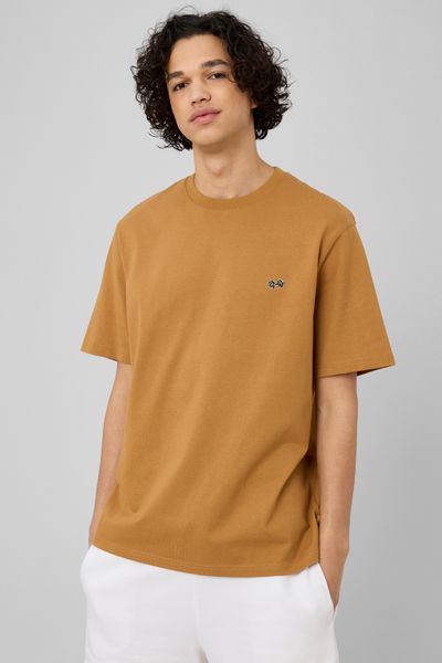 T-shirt broderie poitrine