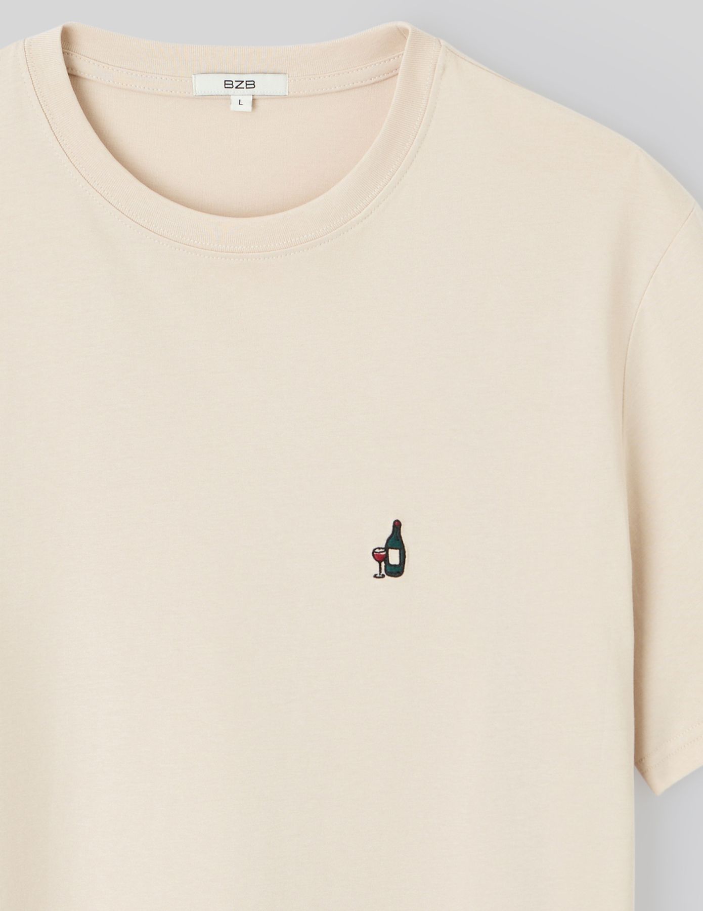 T-shirt broderie poitrine