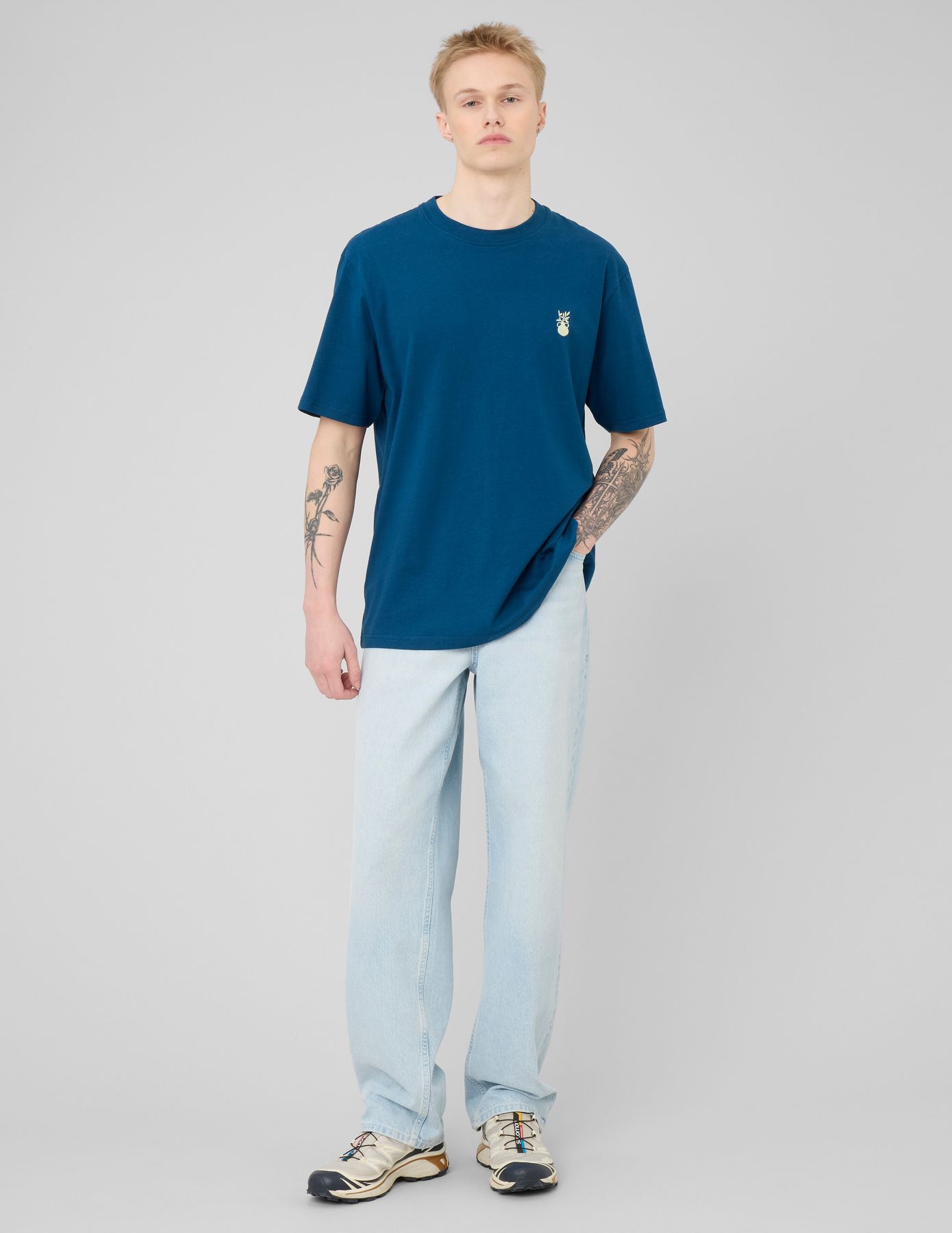 T-shirt broderie poitrine