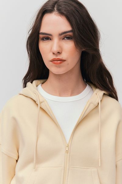 Sweat court zipp&eacute; &agrave; capuche