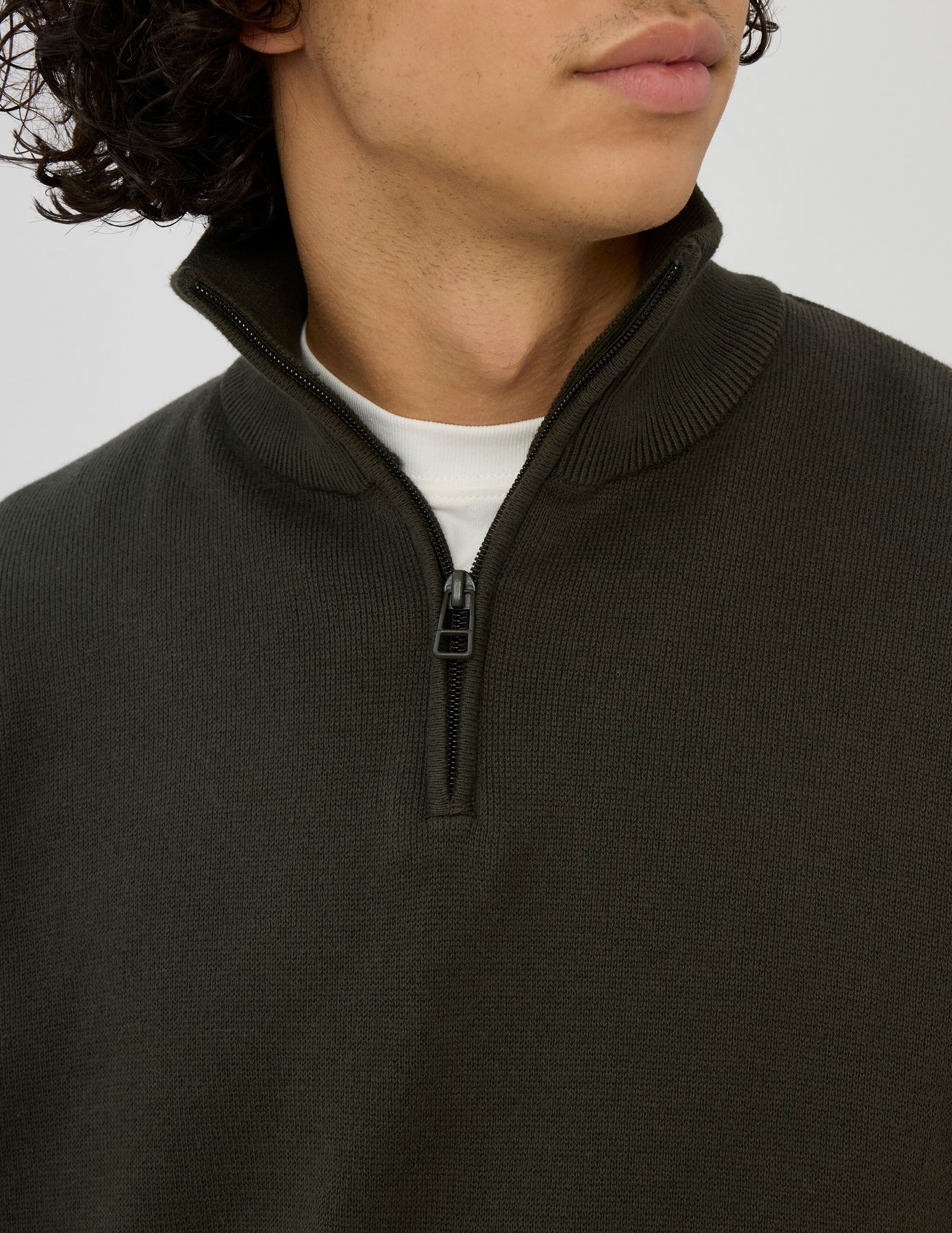 Pull col montant zippé