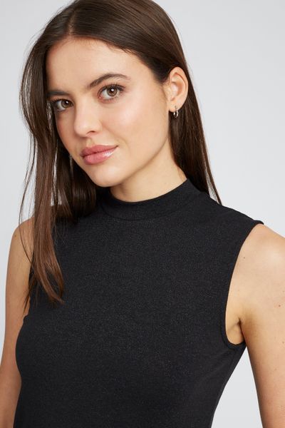 T-shirt sans manches col montant