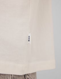 T-shirt broderie poitrine