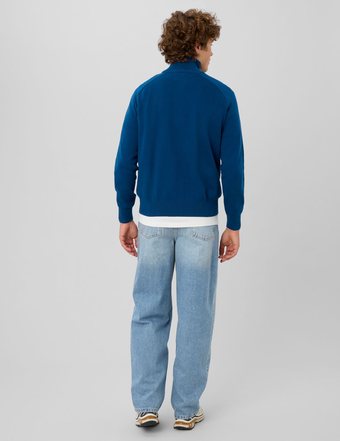 Pull col montant zipp&eacute;
