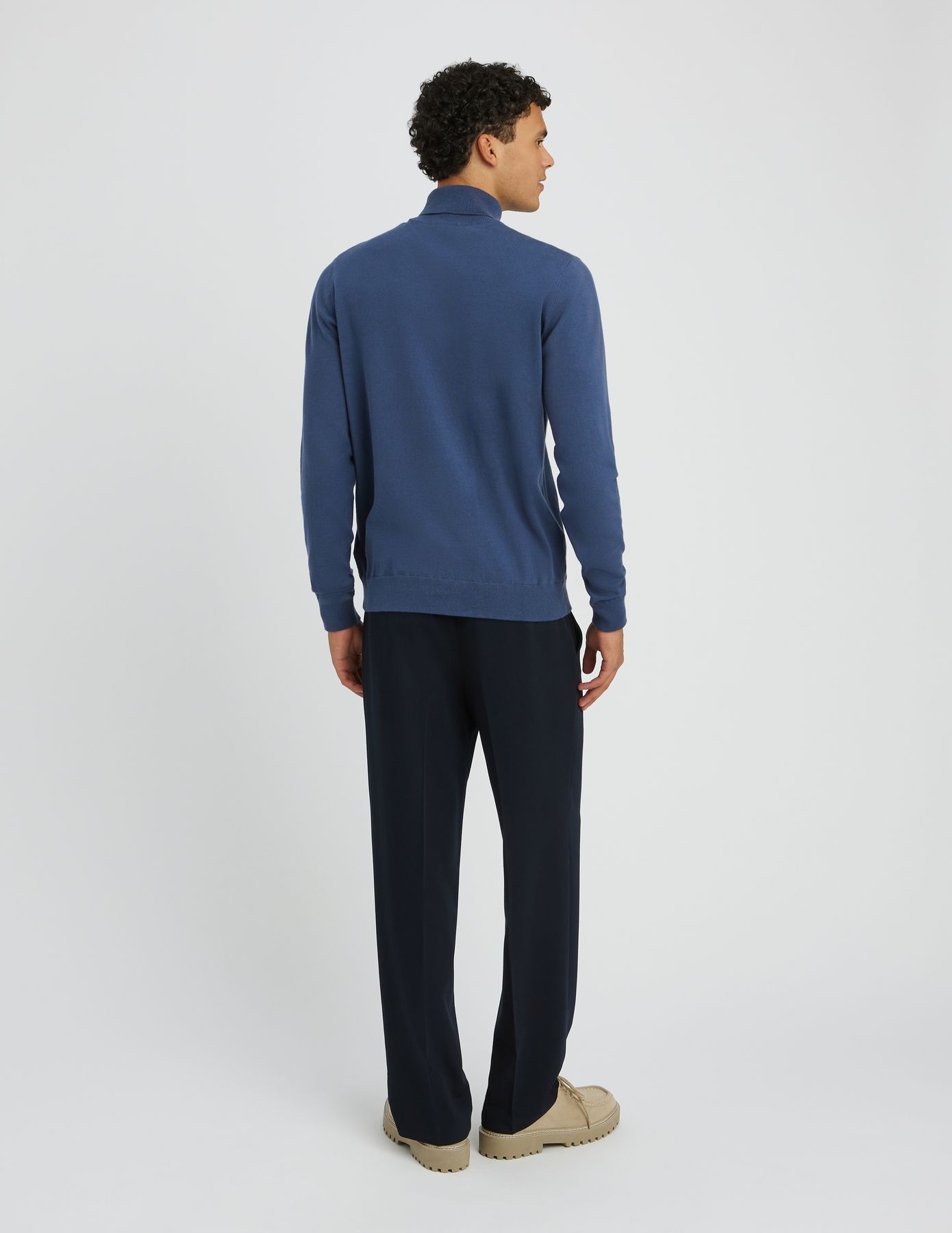 Pull col roul&eacute;