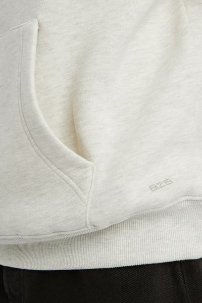 Sweat &agrave; capuche chin&eacute;